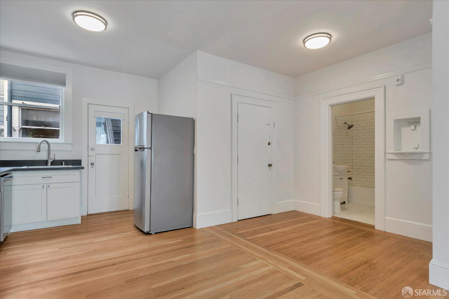 Detail Gallery Image 9 of 26 For 221 San Jose Ave, San Francisco,  CA 94110 - – Beds | – Baths