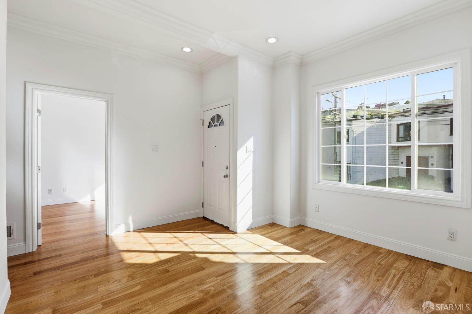 Detail Gallery Image 5 of 34 For 447 Silver Ave, San Francisco,  CA 94112 - 3 Beds | 2 Baths