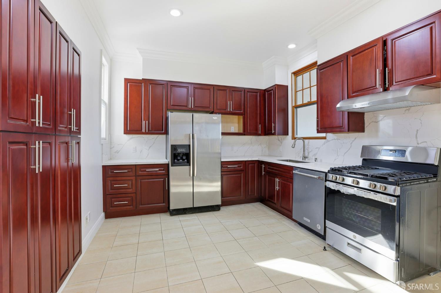 Detail Gallery Image 9 of 34 For 447 Silver Ave, San Francisco,  CA 94112 - 3 Beds | 2 Baths