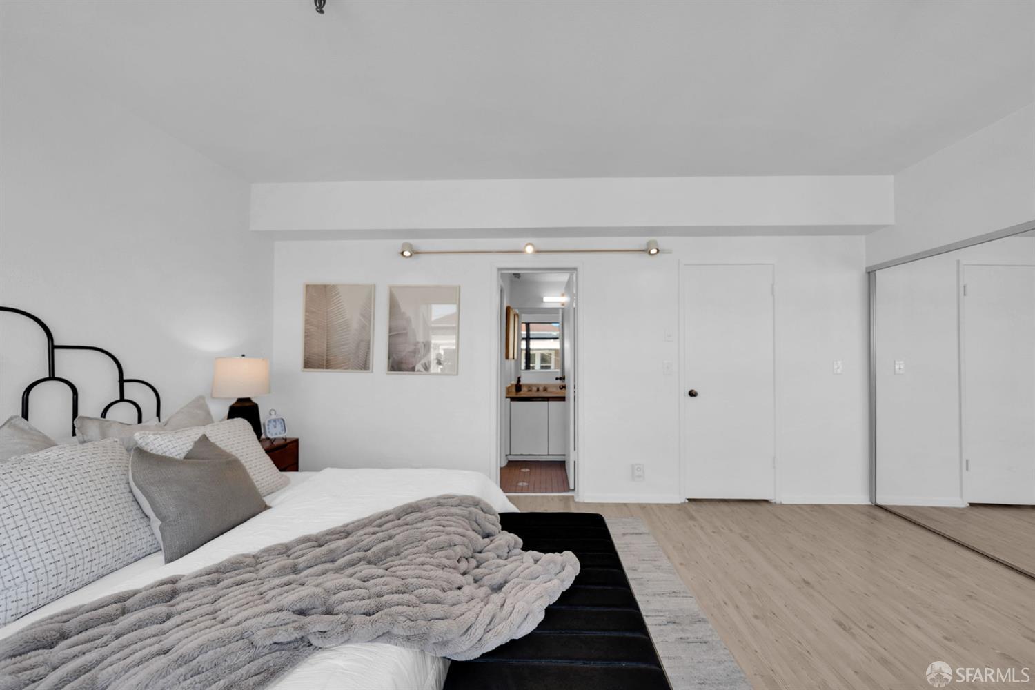 Photo #9: 425076508 Listing: Photo #9