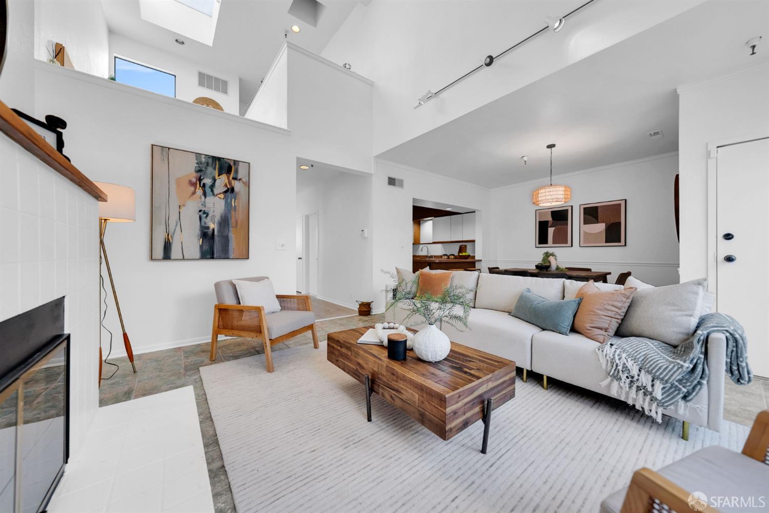 Photo #4: 425076508 Listing: Photo #4