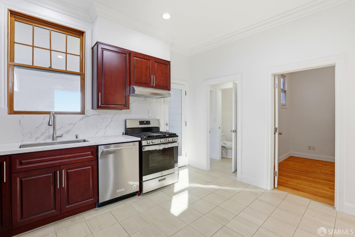 Detail Gallery Image 12 of 34 For 447 Silver Ave, San Francisco,  CA 94112 - 3 Beds | 2 Baths