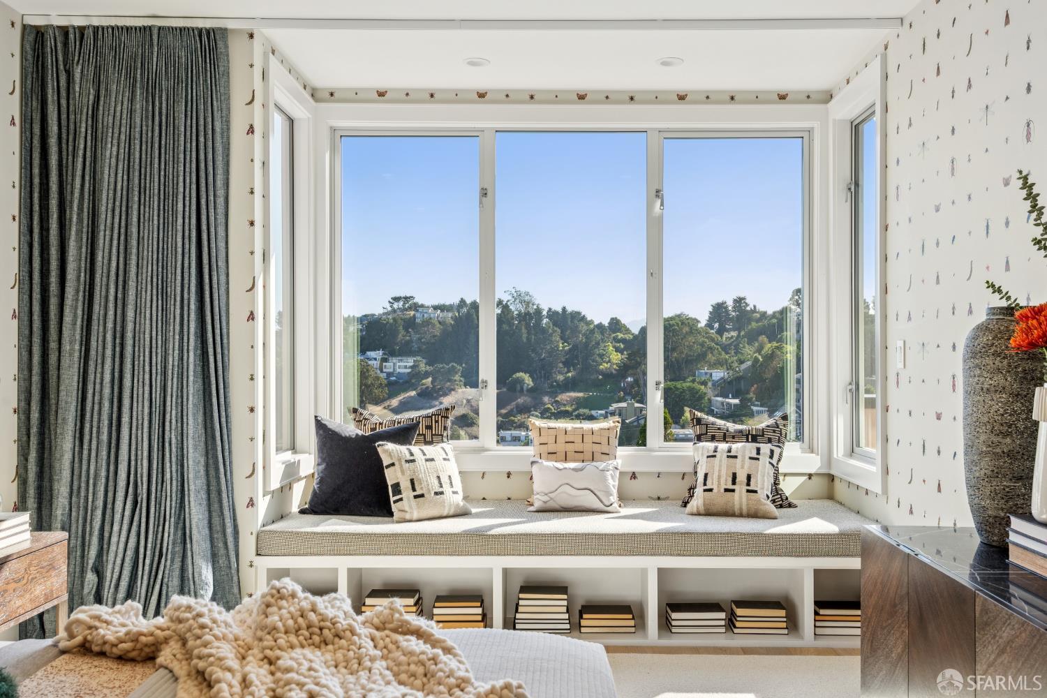 Detail Gallery Image 17 of 37 For 538 28th St, San Francisco,  CA 94131 - 6 Beds | 4/2 Baths