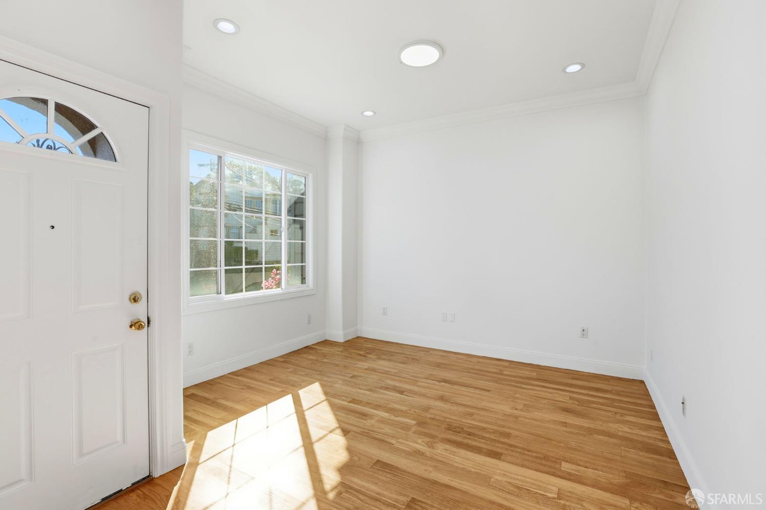 Detail Gallery Image 6 of 34 For 447 Silver Ave, San Francisco,  CA 94112 - 3 Beds | 2 Baths