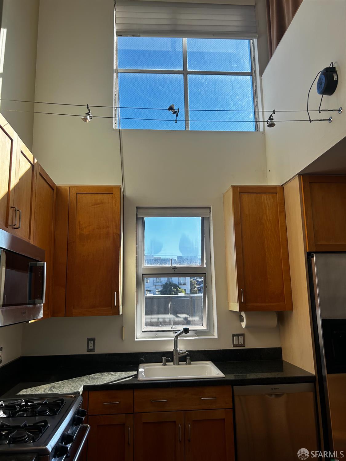 Detail Gallery Image 10 of 19 For 49 Missouri St #11,  San Francisco,  CA 94107 - 3 Beds | 2/1 Baths