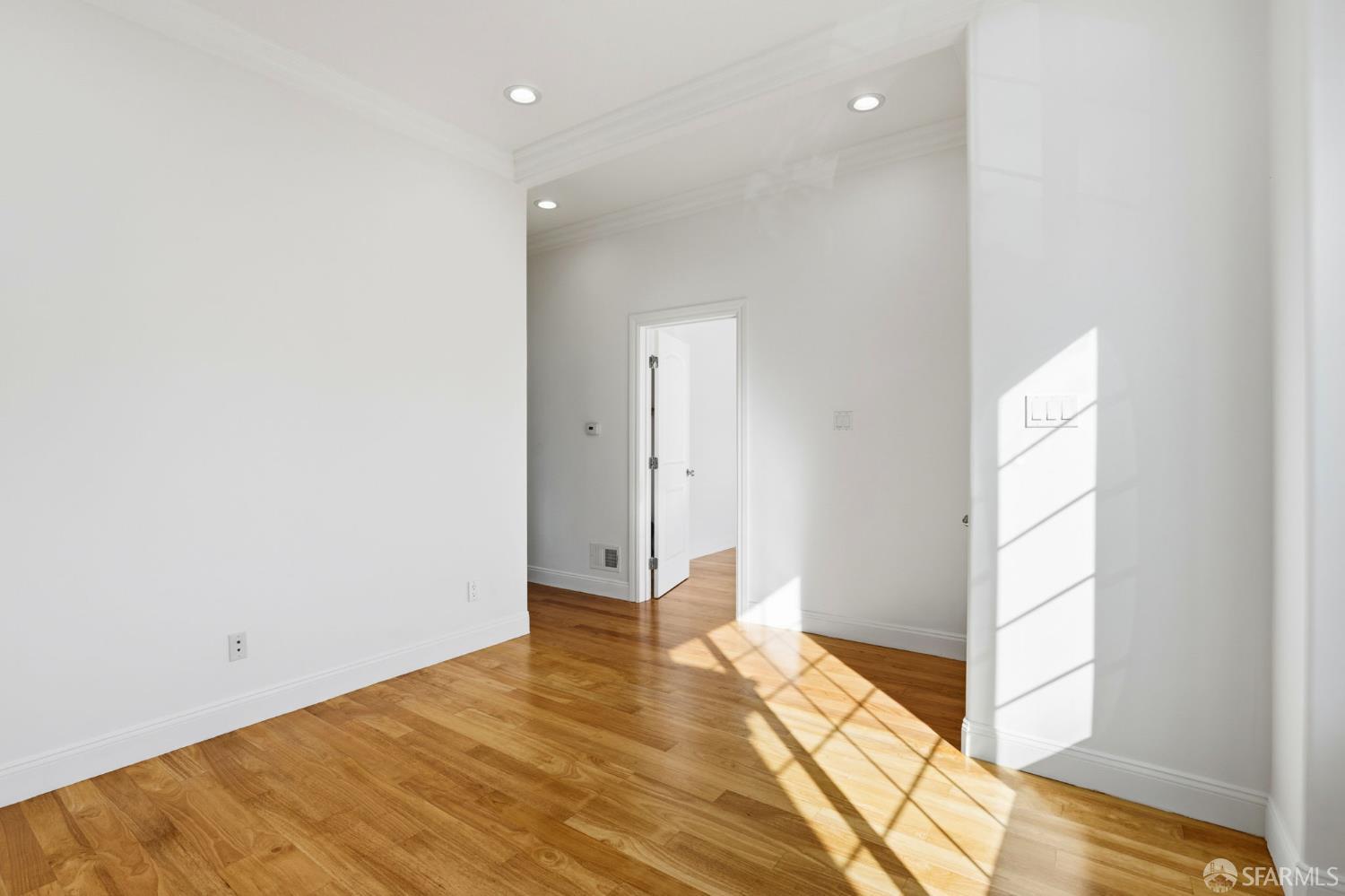 Detail Gallery Image 13 of 34 For 447 Silver Ave, San Francisco,  CA 94112 - 3 Beds | 2 Baths