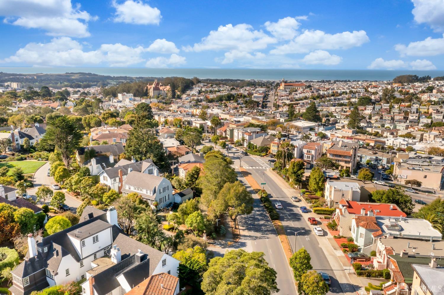 Detail Gallery Image 8 of 13 For 8 San Lorenzo Way, San Francisco,  CA 94127 - 3 Beds | 3/1 Baths