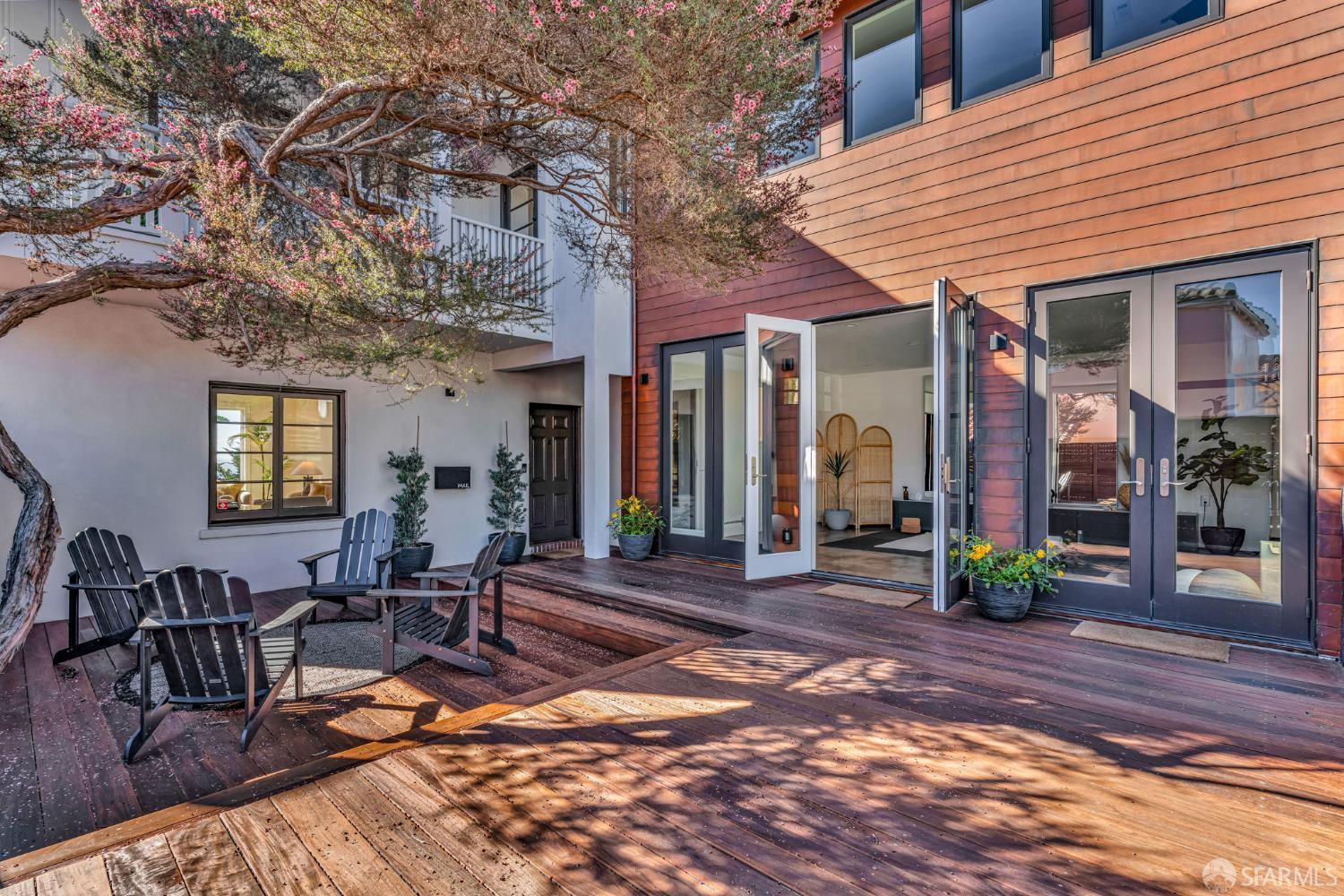 Detail Gallery Image 4 of 75 For 154 Maywood Dr, San Francisco,  CA 94127 - 5 Beds | 2/1 Baths