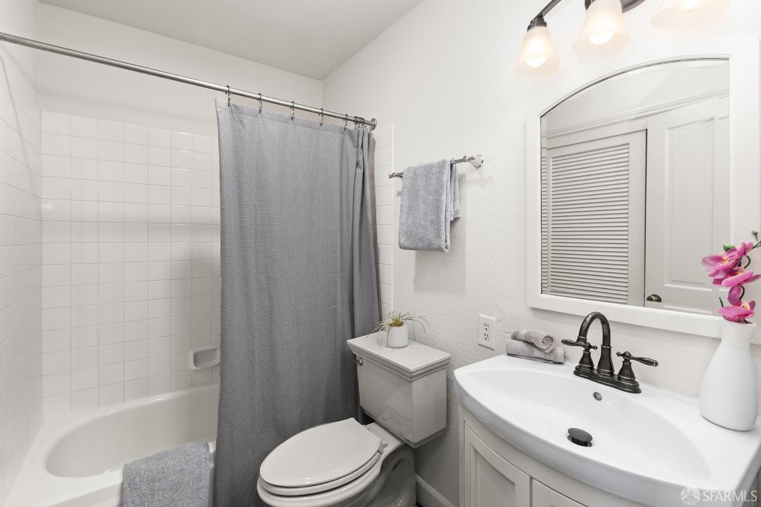 Photo #33: 425084212 Listing: Photo #33