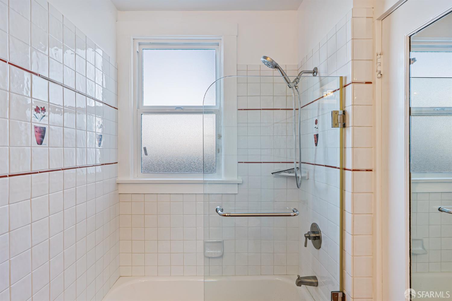 Detail Gallery Image 26 of 74 For 2521 Broadway, San Francisco,  CA 94115 - 7 Beds | 6/1 Baths