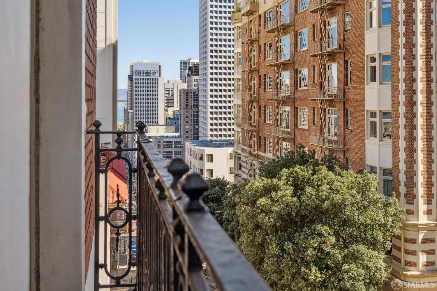 Detail Gallery Image 14 of 87 For 901 Powell St #18,  San Francisco,  CA 94108 - 3 Beds | 2 Baths