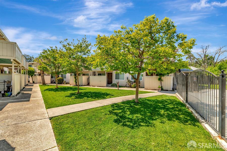 Detail Gallery Image 4 of 39 For 46728 Crawford St #2,  Fremont,  CA 94539 - 2 Beds | 1 Baths