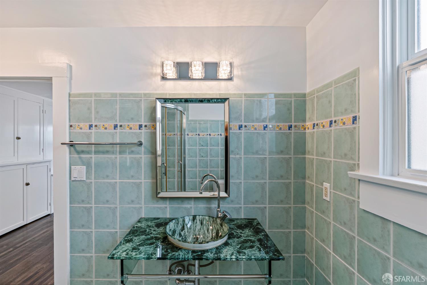 Detail Gallery Image 47 of 74 For 2521 Broadway, San Francisco,  CA 94115 - 7 Beds | 6/1 Baths