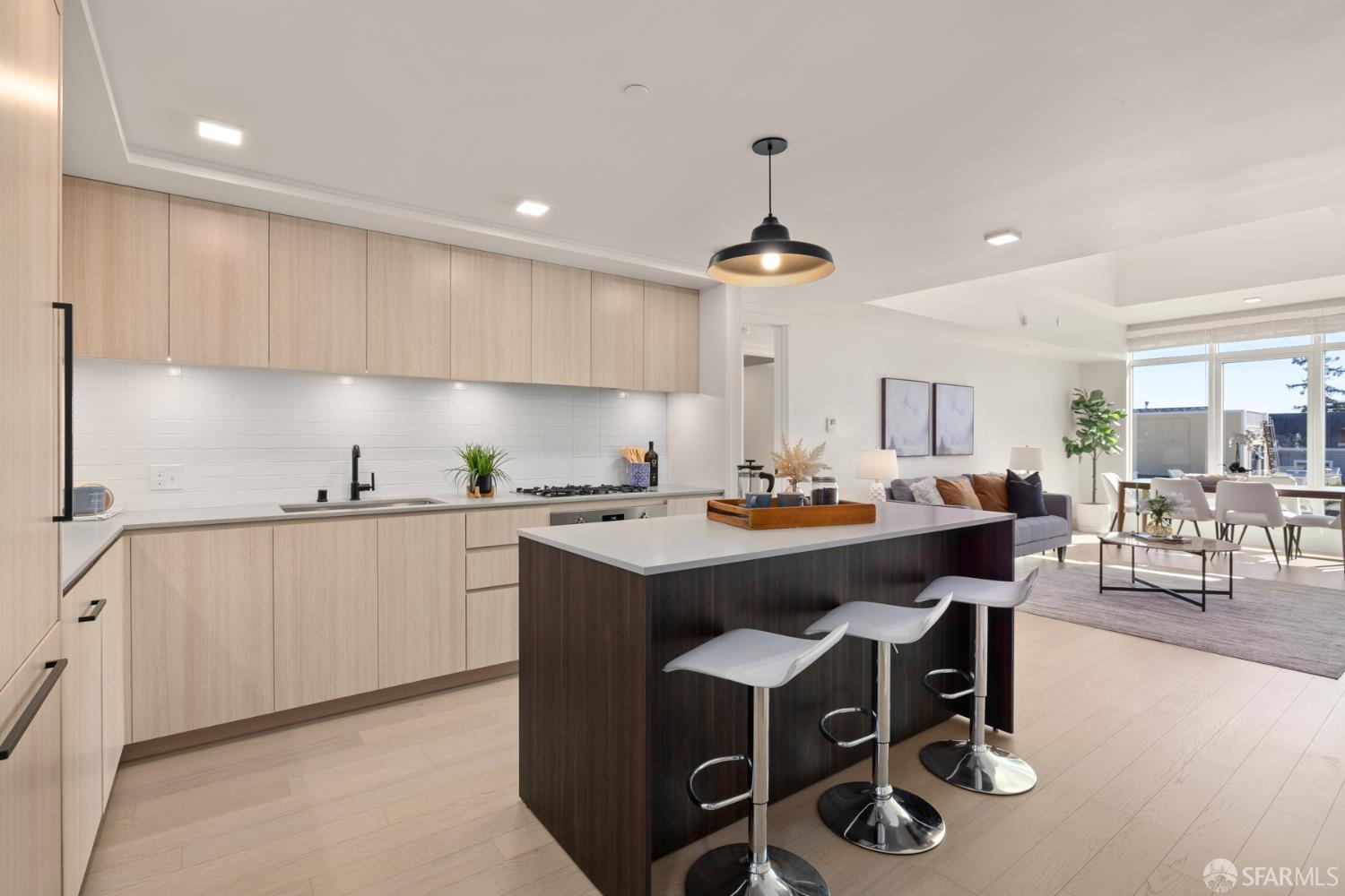 Photo #3: 425074331 Listing: Photo #3