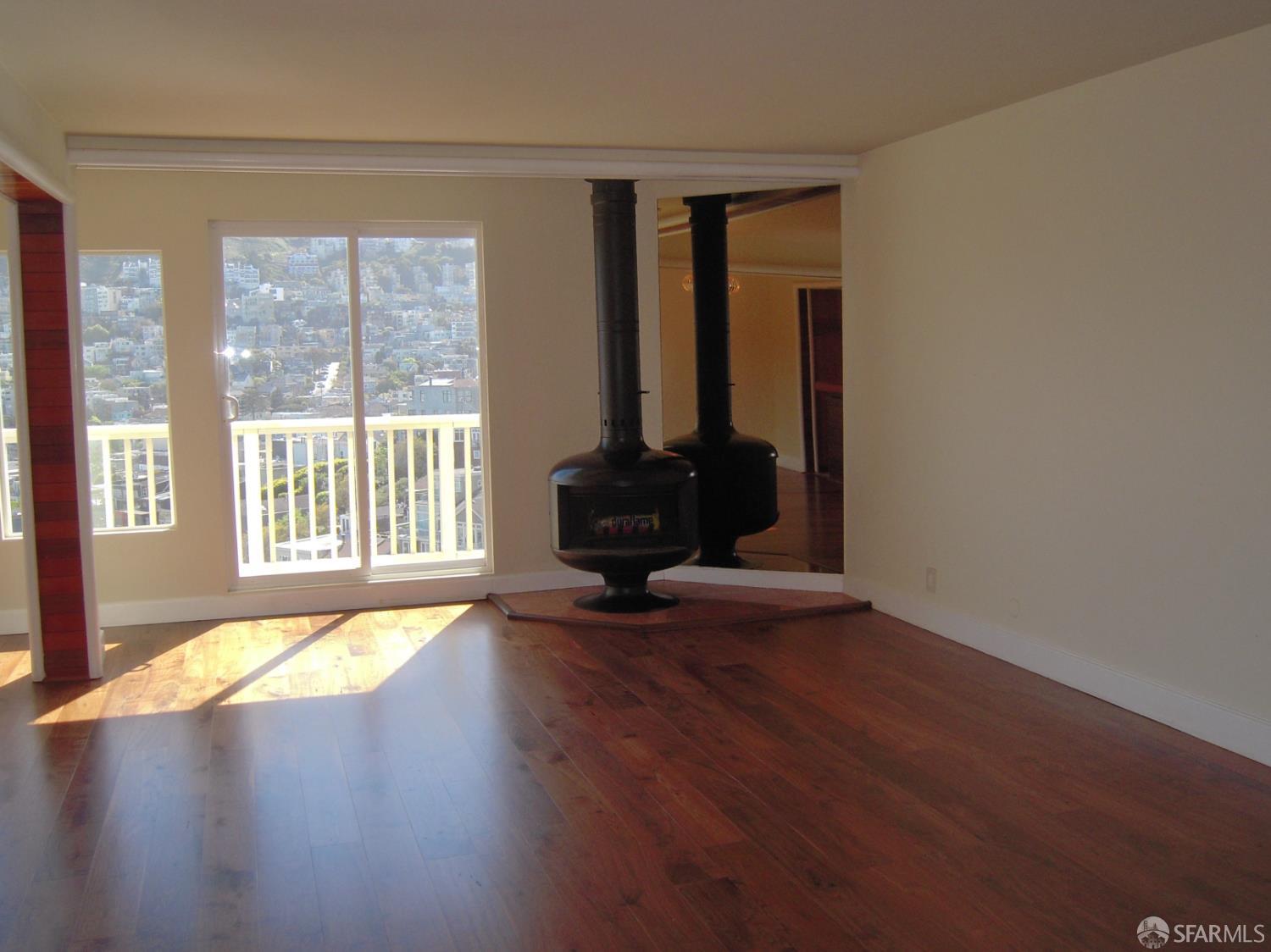 Detail Gallery Image 3 of 25 For 168 Museum Way, San Francisco,  CA 94114 - 2 Beds | 2 Baths