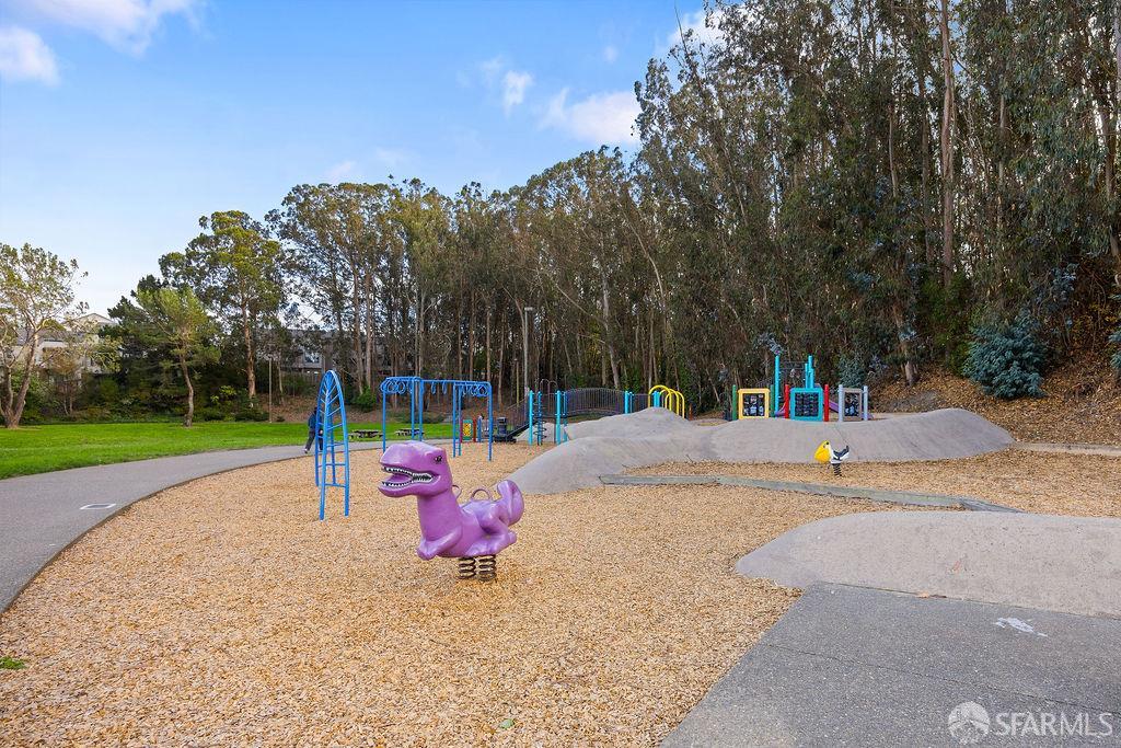 Detail Gallery Image 26 of 30 For 1 Appian Way #708-1,  South San Francisco,  CA 94080 - 3 Beds | 2 Baths