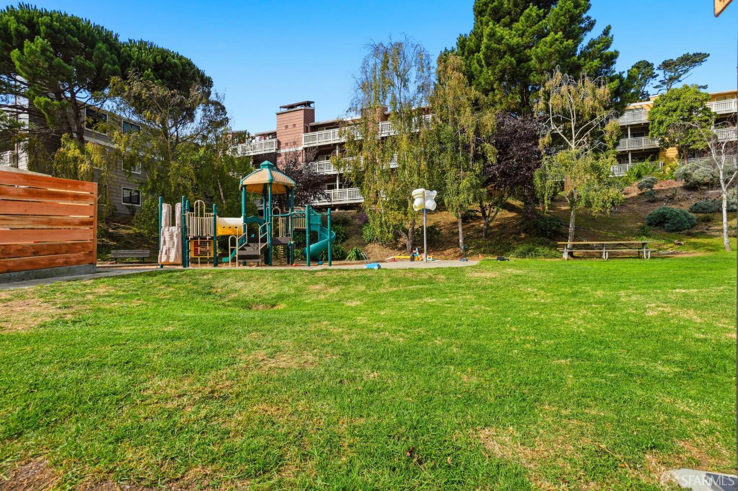 Detail Gallery Image 33 of 34 For 1712 Saddleback Dr, Daly City,  CA 94014 - 2 Beds | 2 Baths