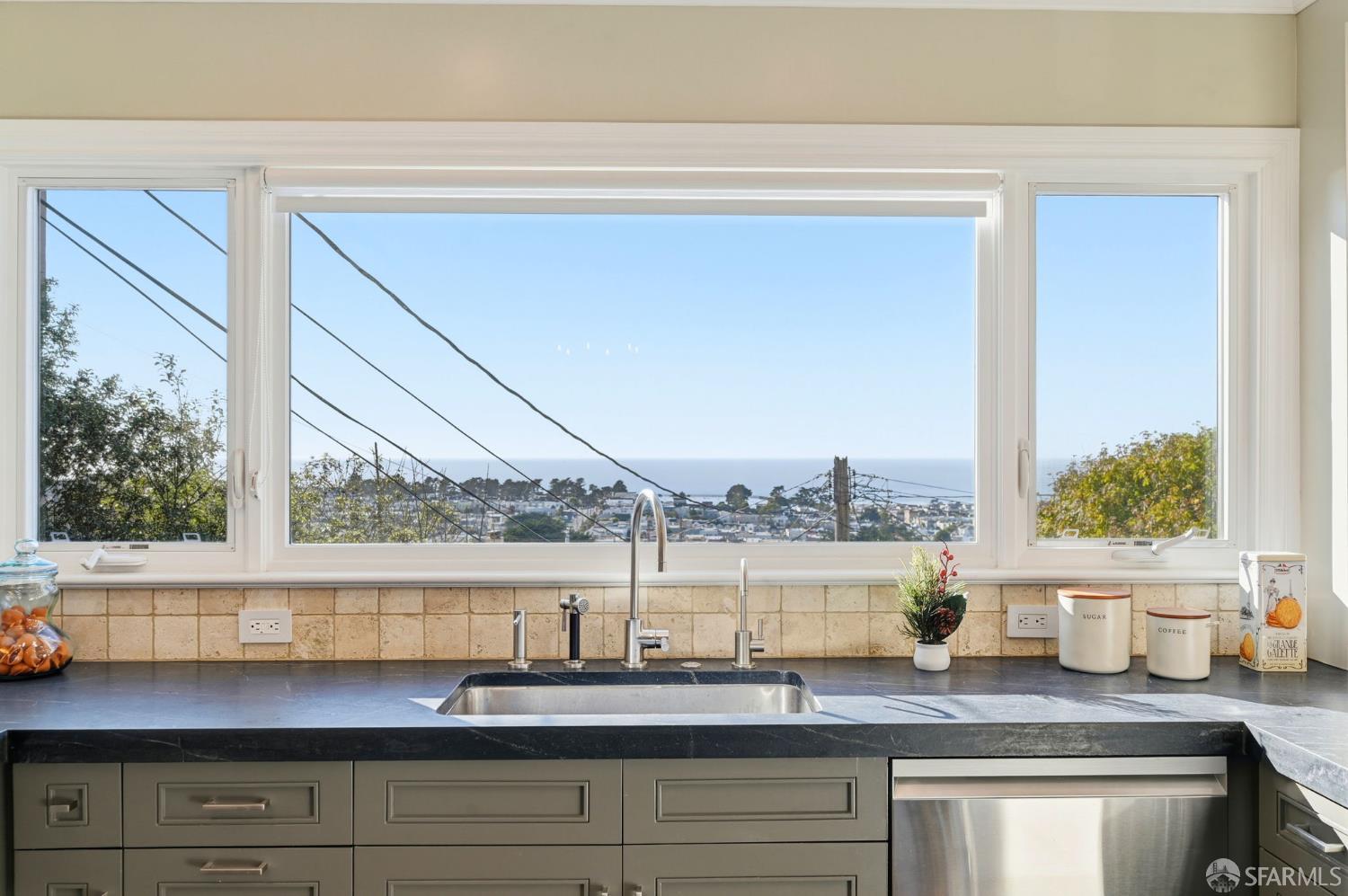 Detail Gallery Image 31 of 97 For 1983 15th Ave, San Francisco,  CA 94116 - 5 Beds | 4/1 Baths