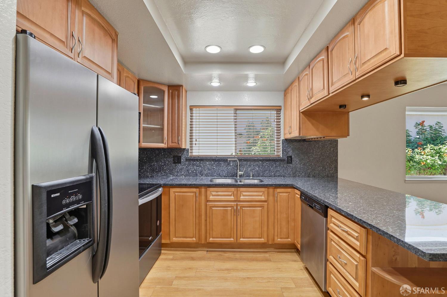 Detail Gallery Image 7 of 37 For 377 Brookmere Dr, San Jose,  CA 95123 - 3 Beds | 2 Baths