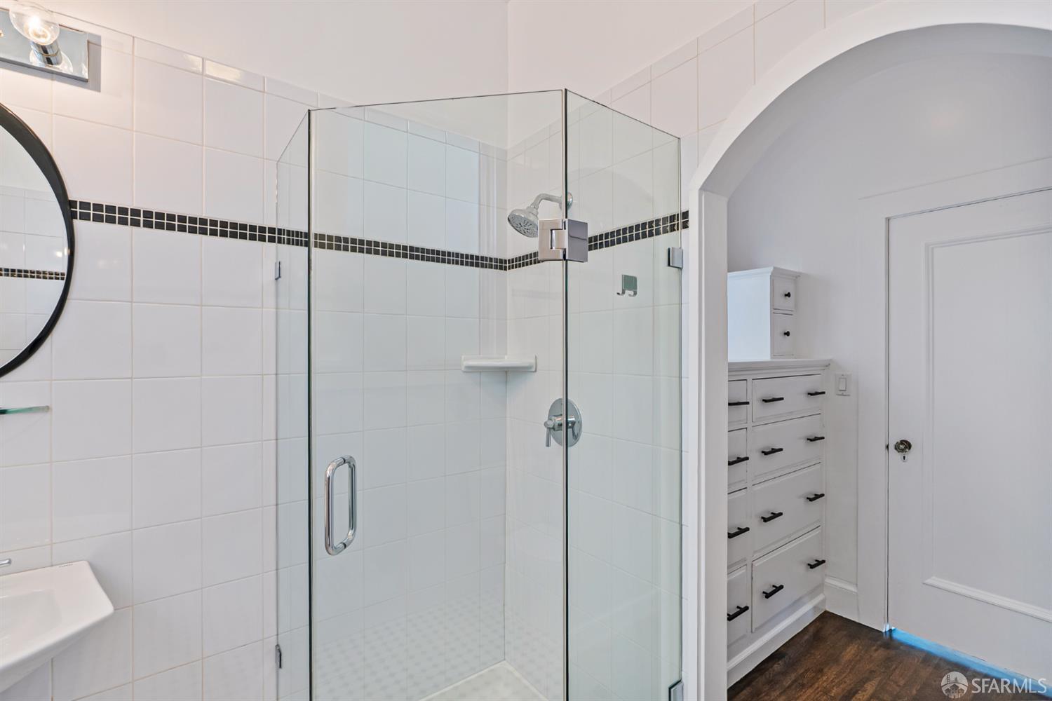 Detail Gallery Image 24 of 74 For 2521 Broadway, San Francisco,  CA 94115 - 7 Beds | 6/1 Baths