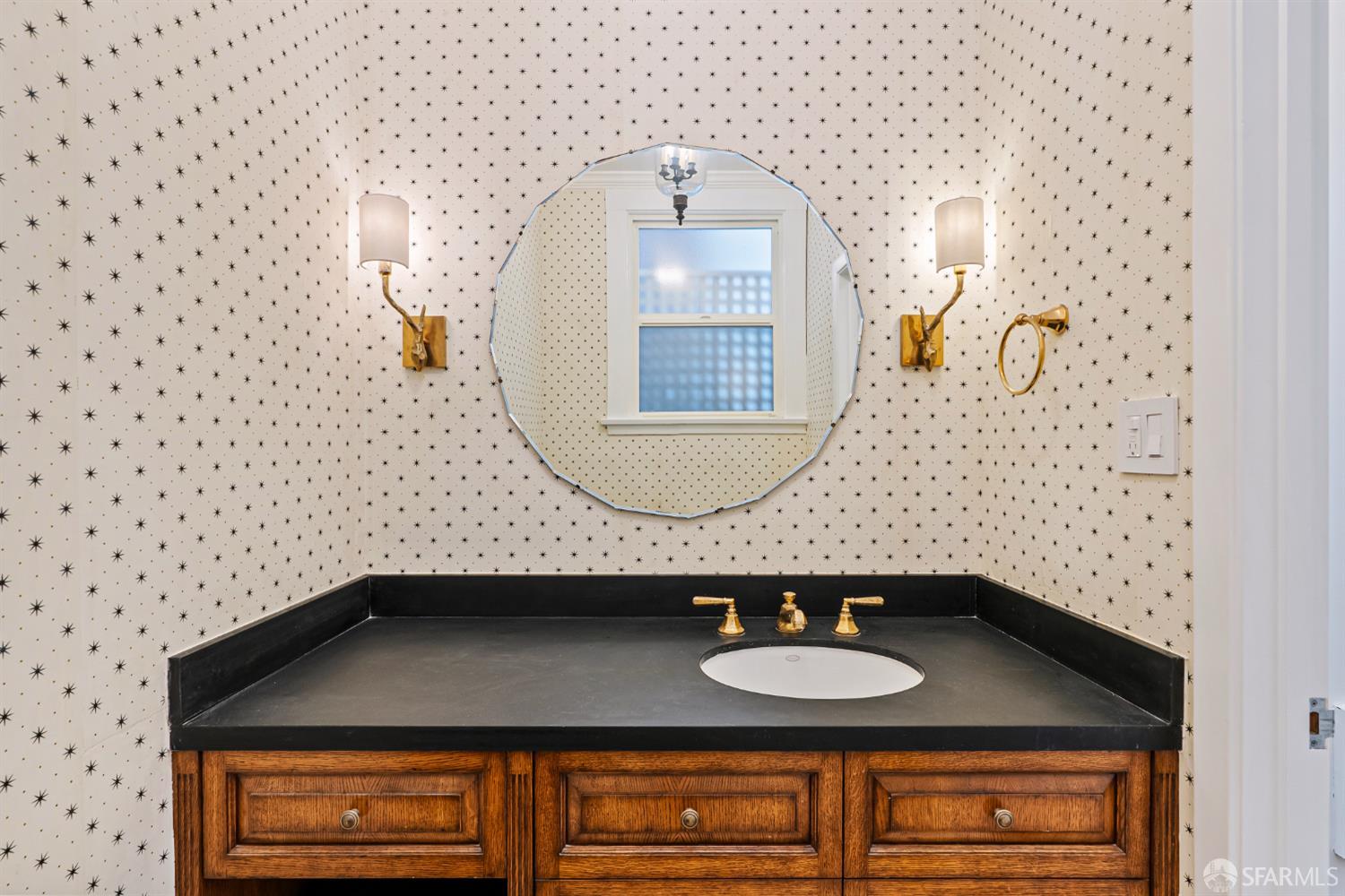 Detail Gallery Image 55 of 74 For 2521 Broadway, San Francisco,  CA 94115 - 7 Beds | 6/1 Baths