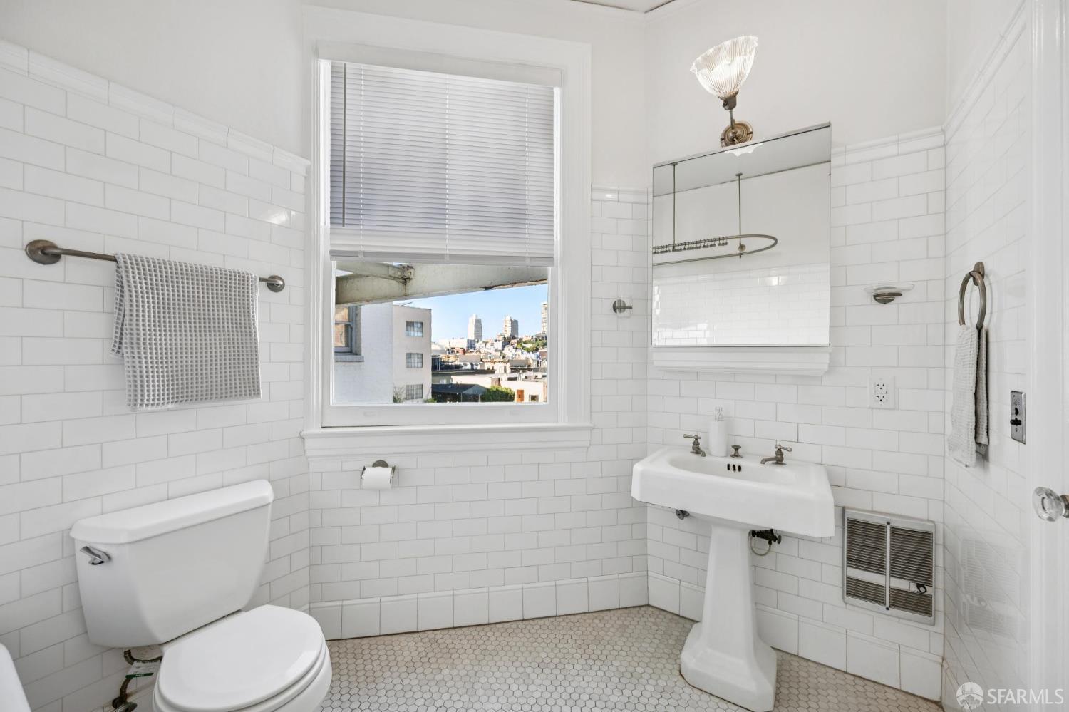 Detail Gallery Image 61 of 87 For 901 Powell St #18,  San Francisco,  CA 94108 - 3 Beds | 2 Baths
