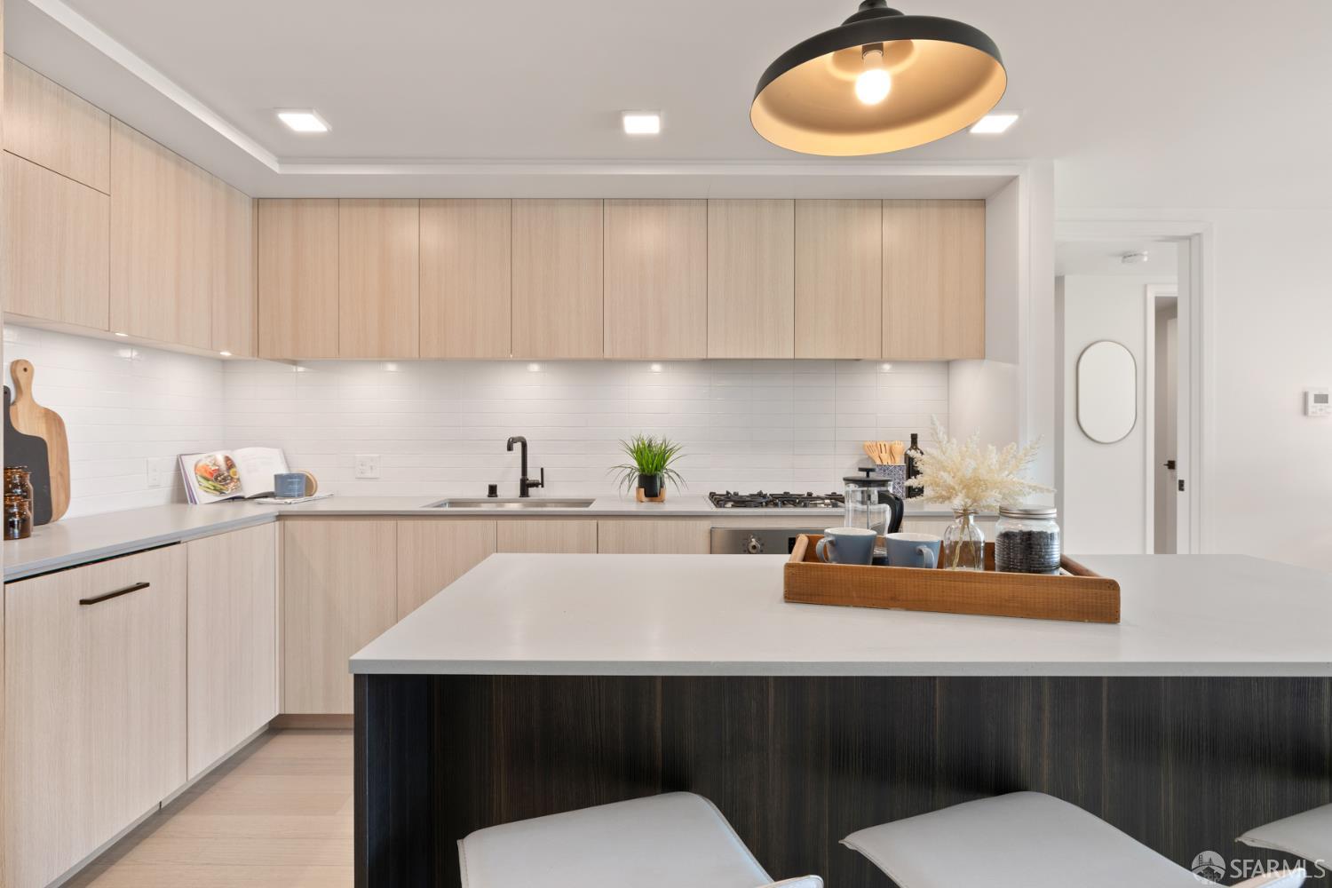 Photo #4: 425074331 Listing: Photo #4