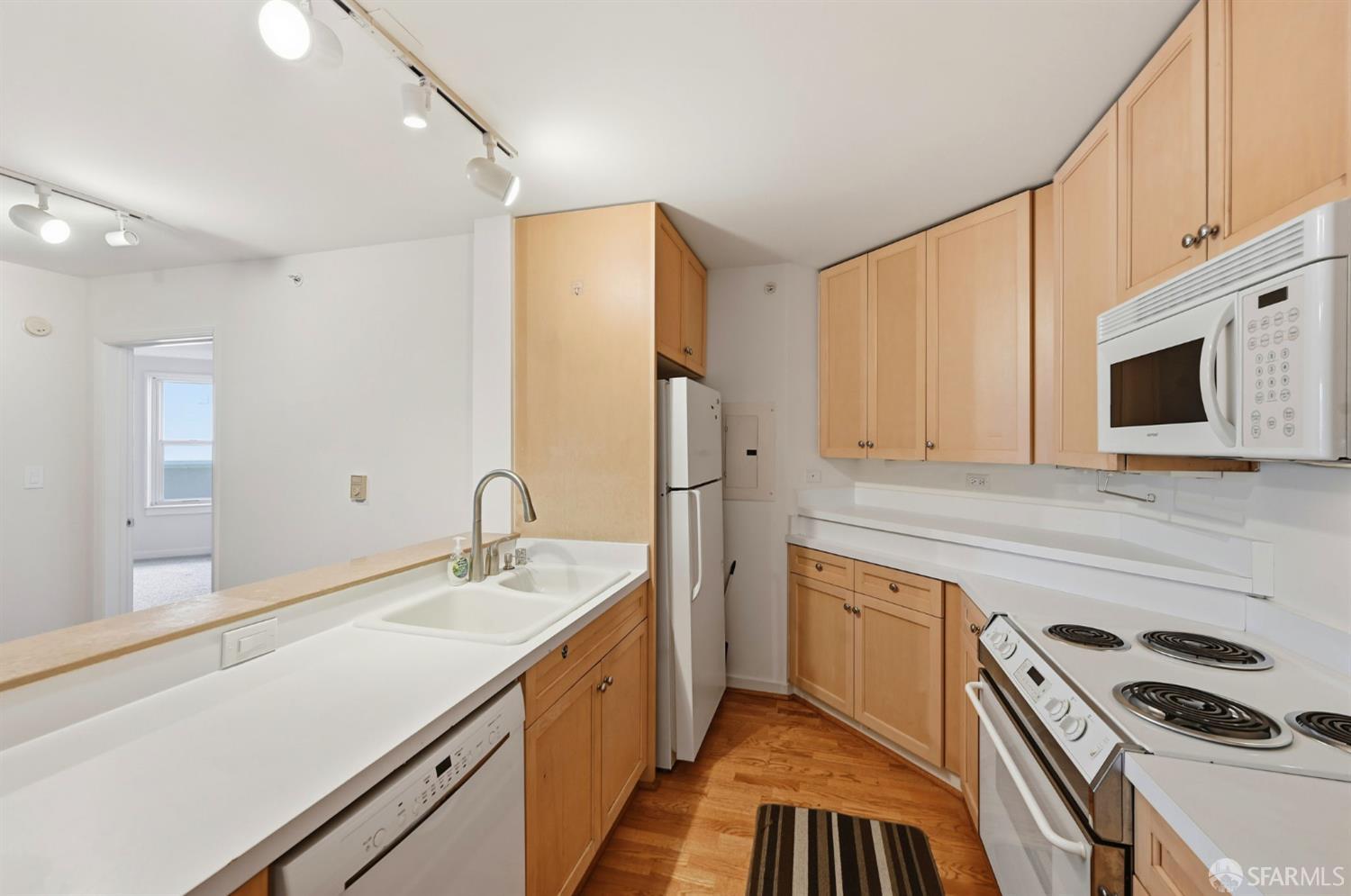 Detail Gallery Image 19 of 46 For 1483 Sutter St #405,  San Francisco,  CA 94109 - 2 Beds | 2 Baths