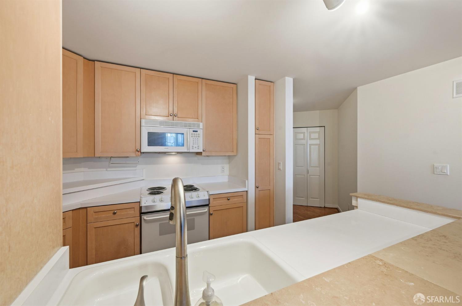 Detail Gallery Image 18 of 46 For 1483 Sutter St #405,  San Francisco,  CA 94109 - 2 Beds | 2 Baths