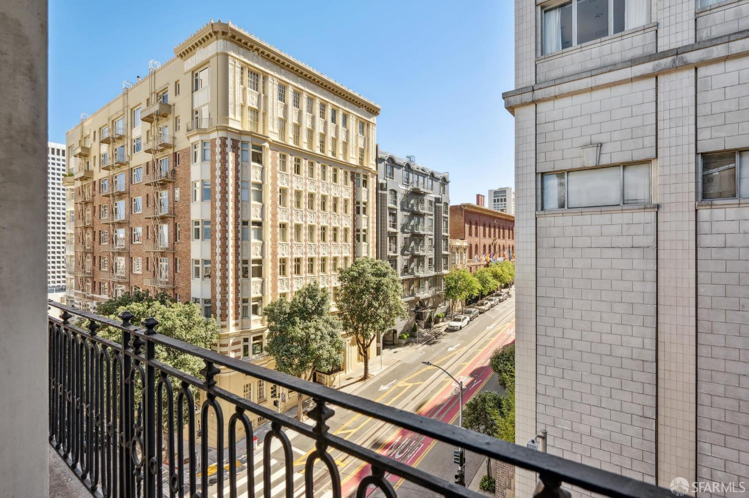Detail Gallery Image 11 of 87 For 901 Powell St #18,  San Francisco,  CA 94108 - 3 Beds | 2 Baths