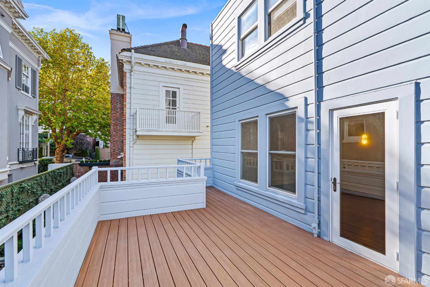 Detail Gallery Image 34 of 74 For 2521 Broadway, San Francisco,  CA 94115 - 7 Beds | 6/1 Baths