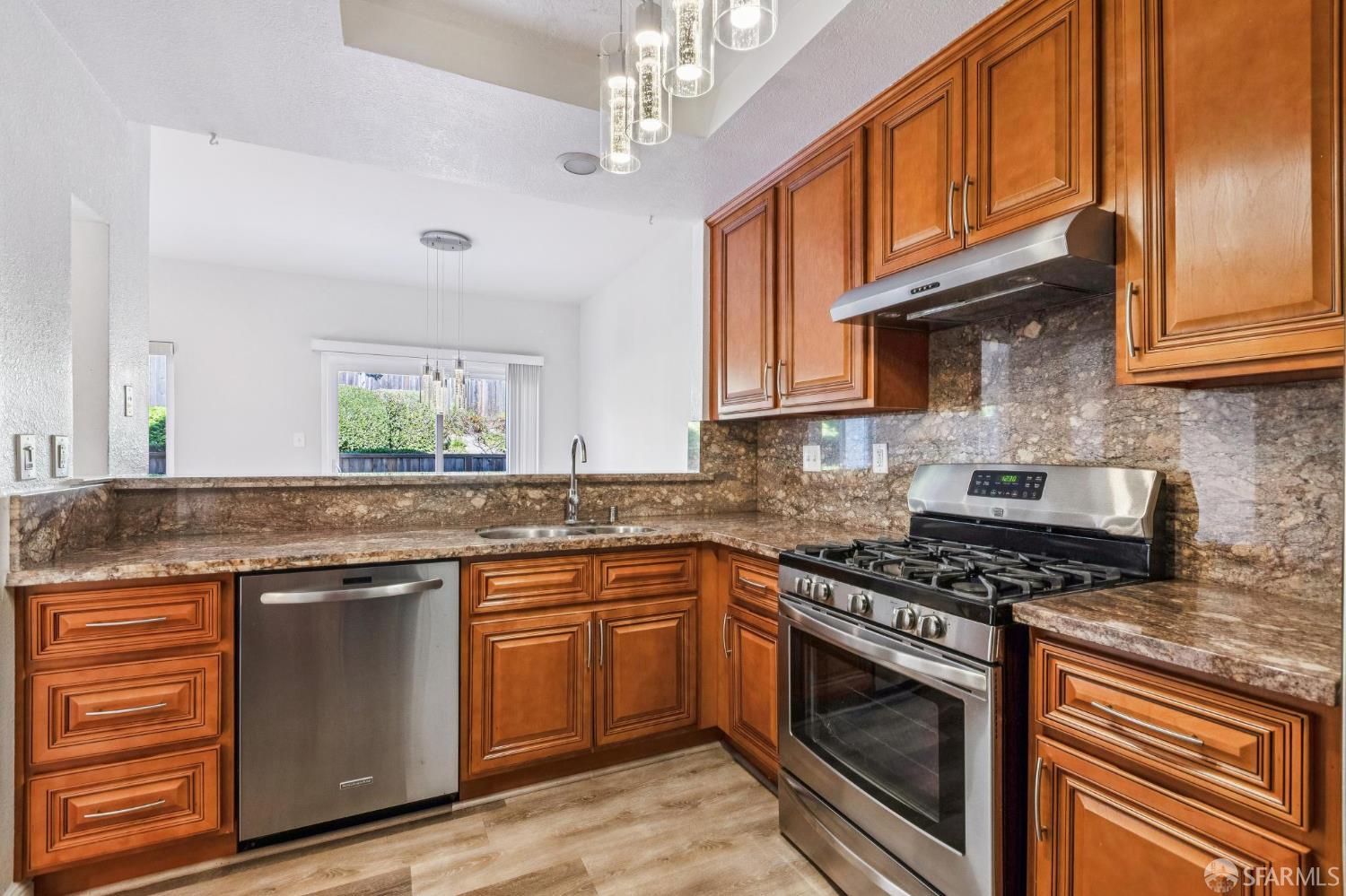 Detail Gallery Image 11 of 32 For 2316 Kristie Ln, South San Francisco,  CA 94080 - 3 Beds | 2/1 Baths