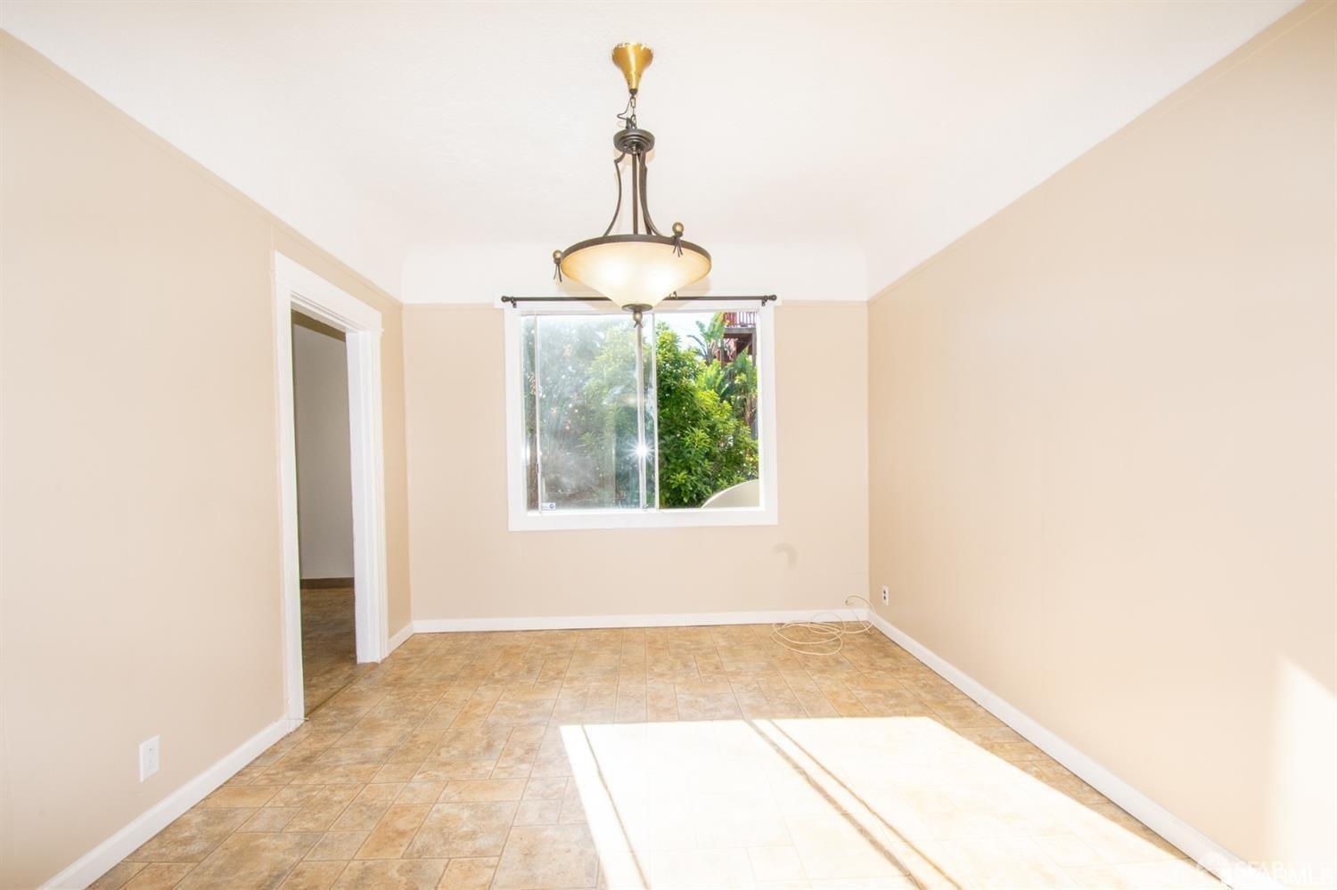 Detail Gallery Image 6 of 9 For 3175 24th St, San Francisco,  CA 94110 - 2 Beds | 1 Baths