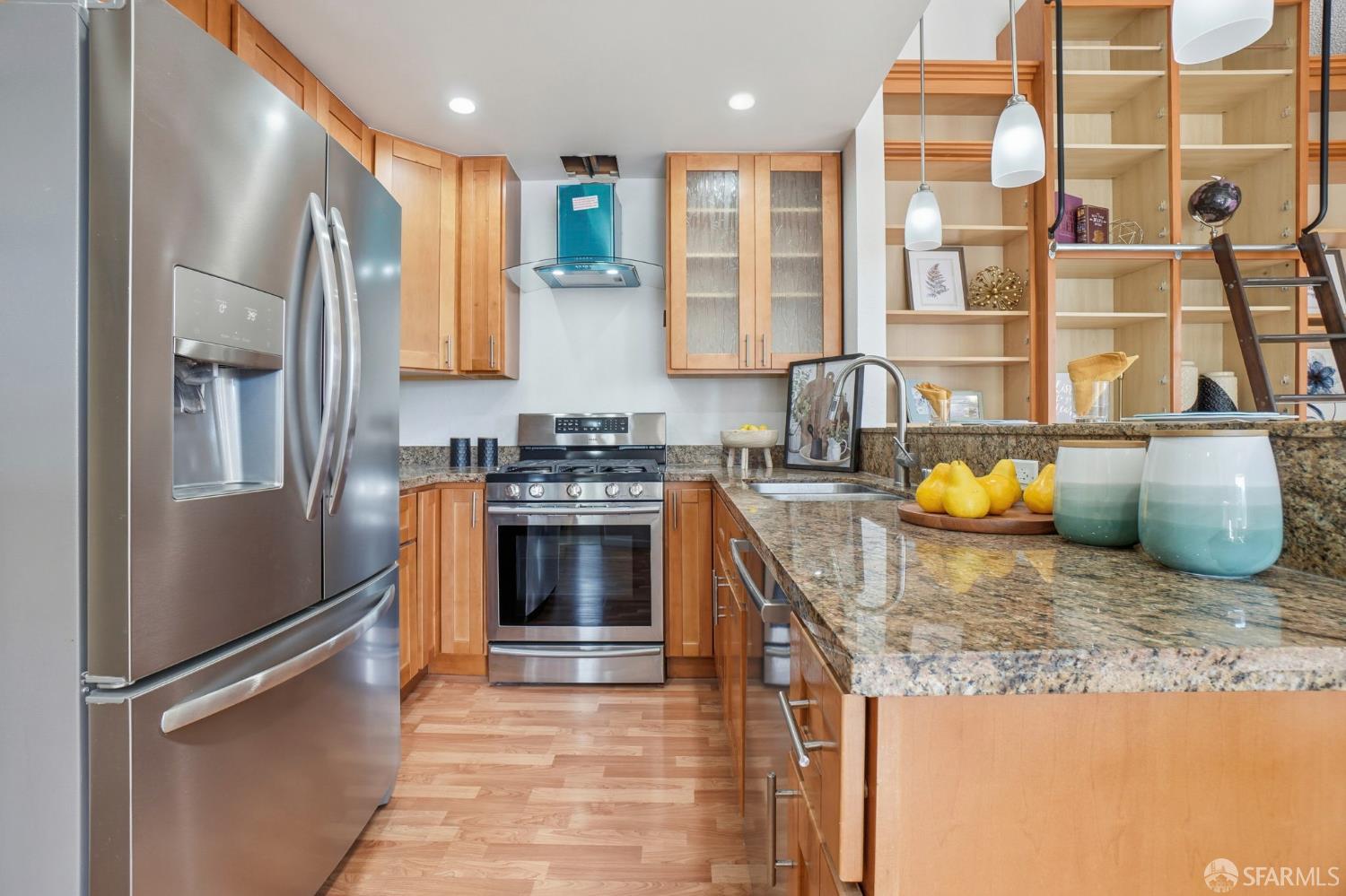 Detail Gallery Image 8 of 34 For 1712 Saddleback Dr, Daly City,  CA 94014 - 2 Beds | 2 Baths