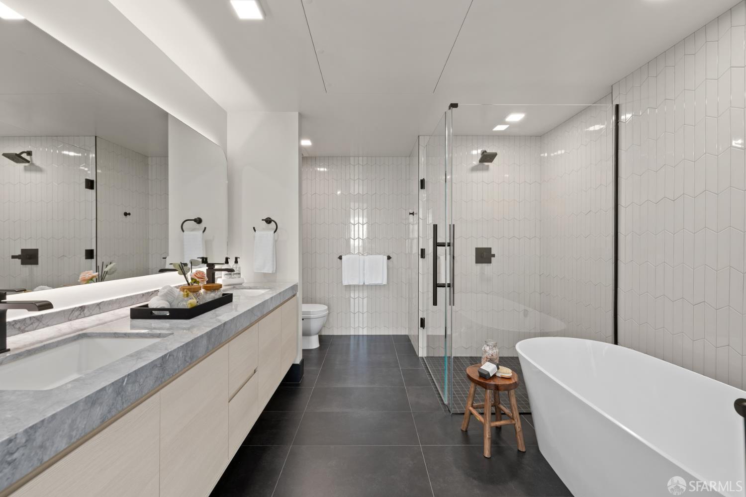 Photo #15: 425074331 Listing: Photo #15