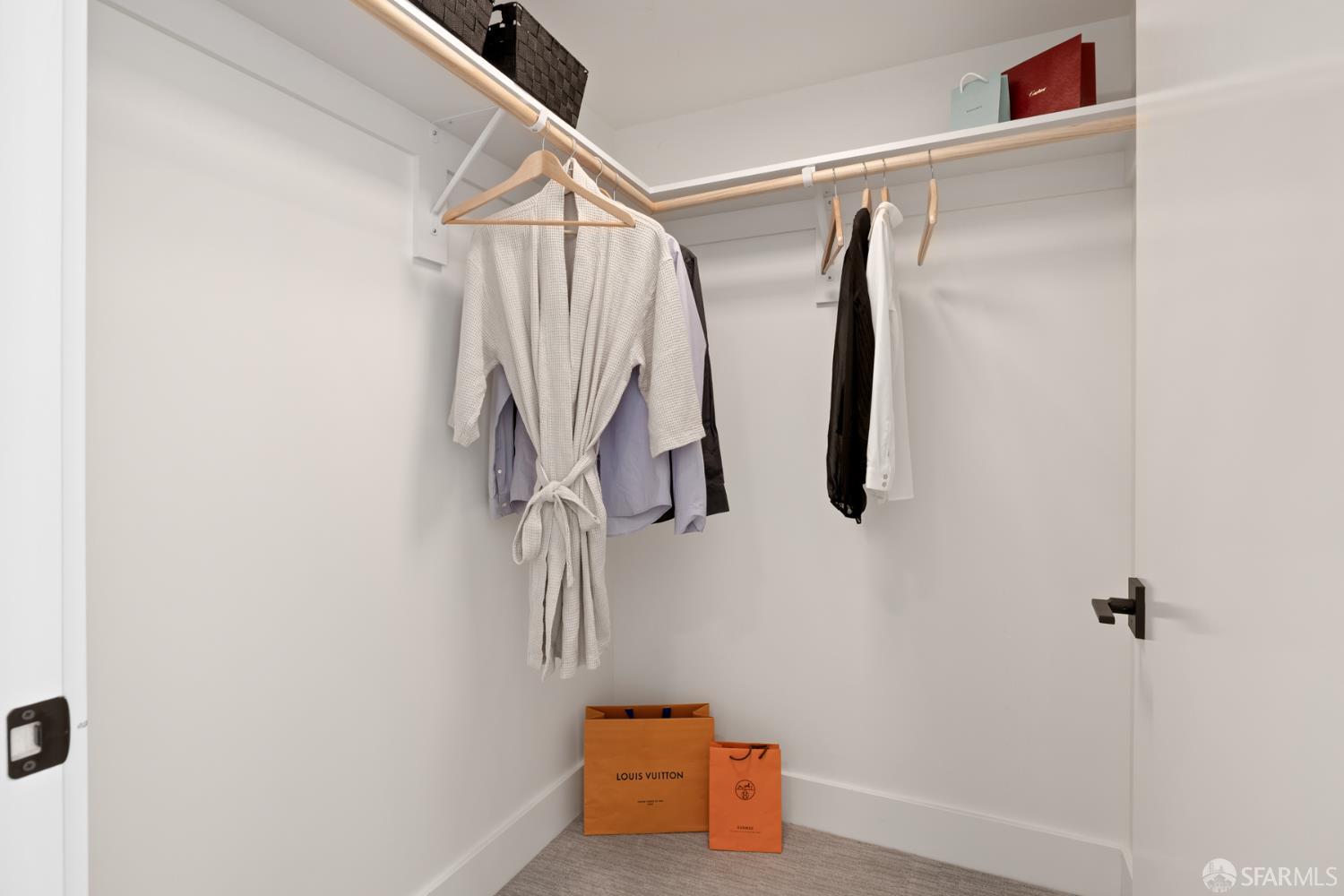 Photo #14: 425074331 Listing: Photo #14