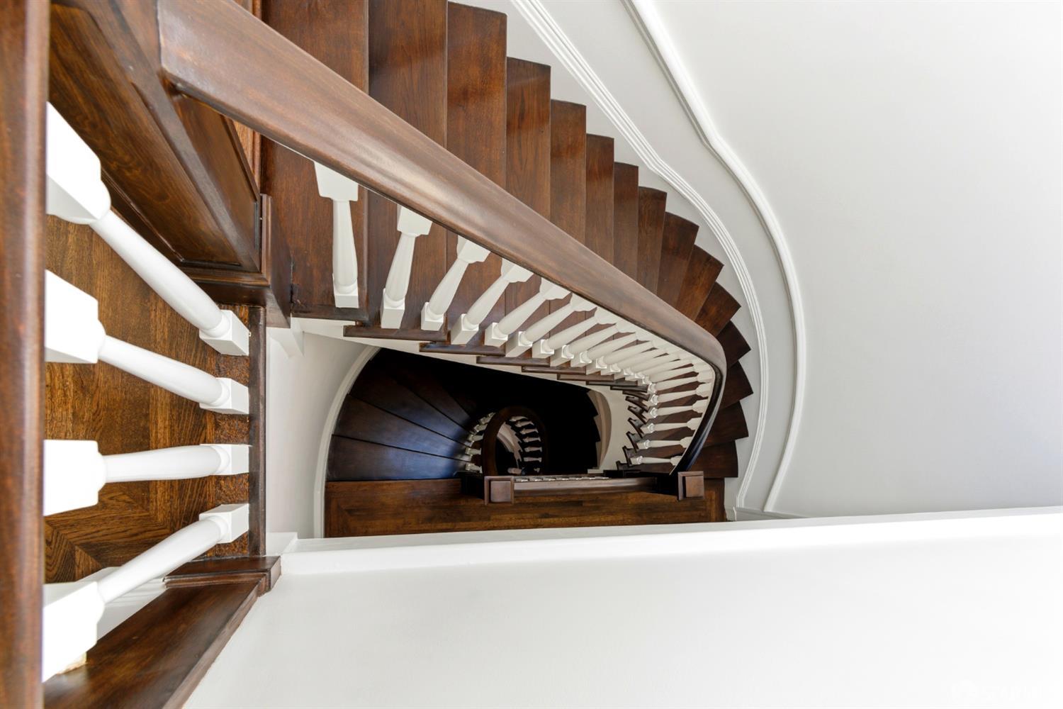 Detail Gallery Image 2 of 74 For 2521 Broadway, San Francisco,  CA 94115 - 7 Beds | 6/1 Baths