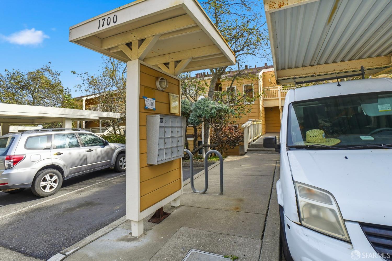 Detail Gallery Image 32 of 34 For 1712 Saddleback Dr, Daly City,  CA 94014 - 2 Beds | 2 Baths