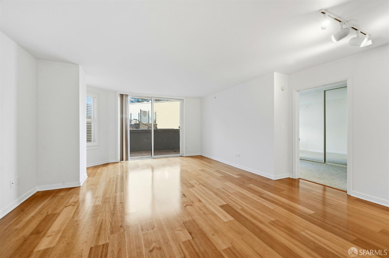 Detail Gallery Image 11 of 46 For 1483 Sutter St #405,  San Francisco,  CA 94109 - 2 Beds | 2 Baths