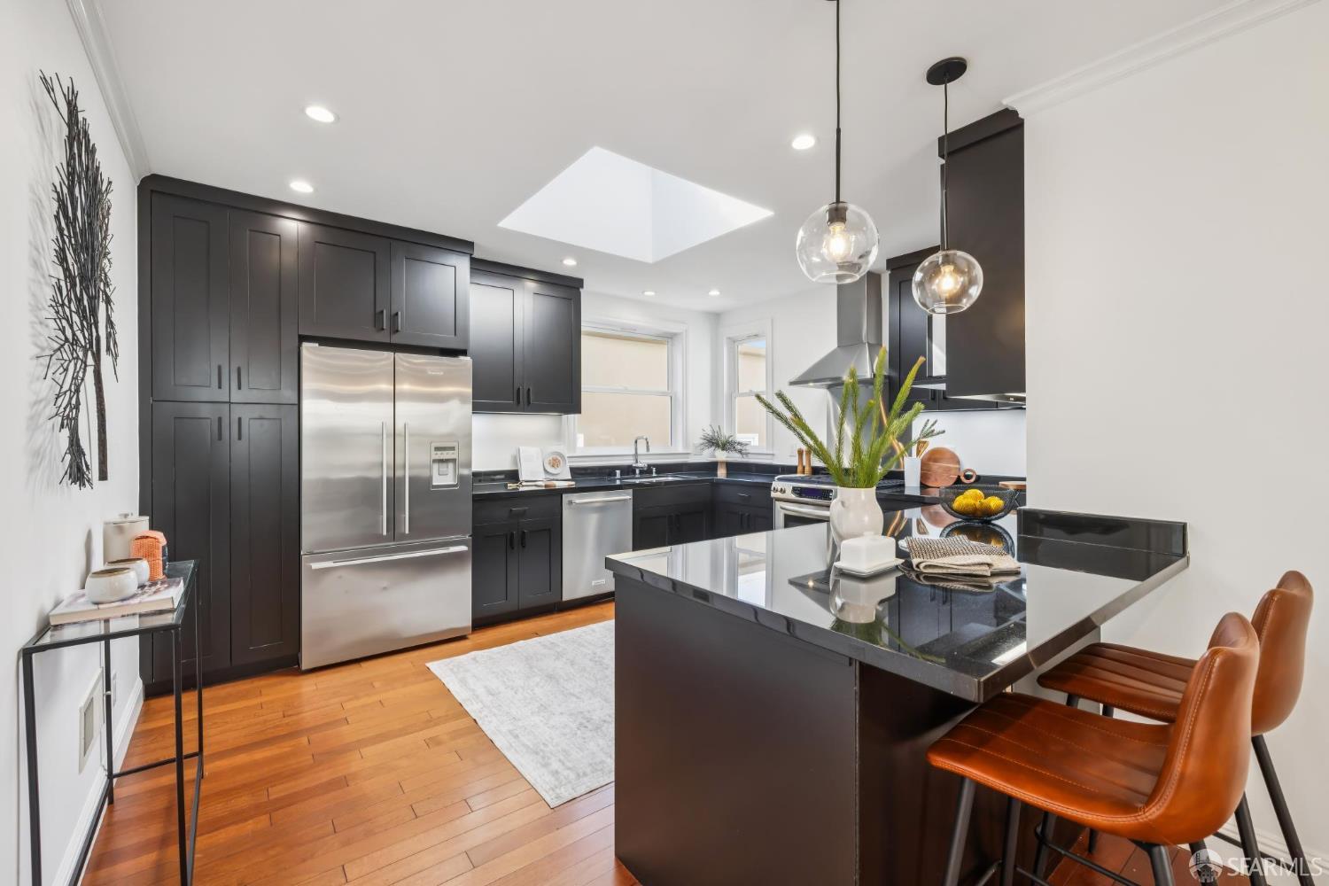 Detail Gallery Image 15 of 51 For 325 Wawona St, San Francisco,  CA 94127 - 2 Beds | 2 Baths