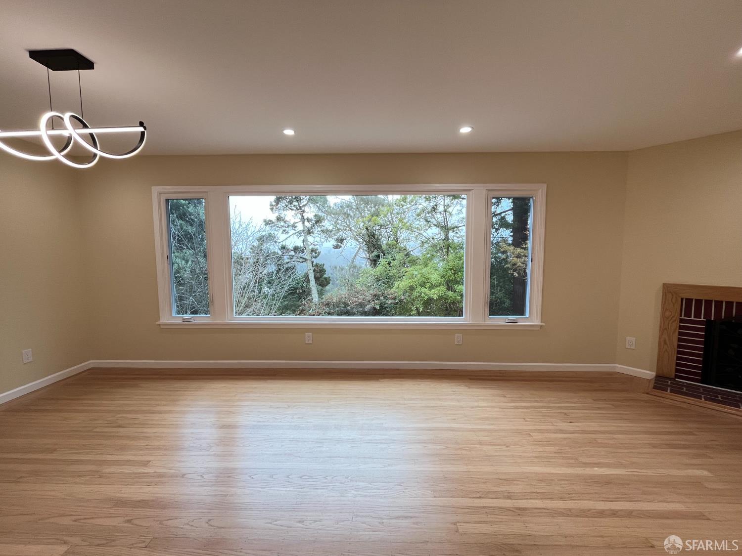 Detail Gallery Image 4 of 31 For 21 Panorama Dr, San Francisco,  CA 94131 - 5 Beds | 3 Baths