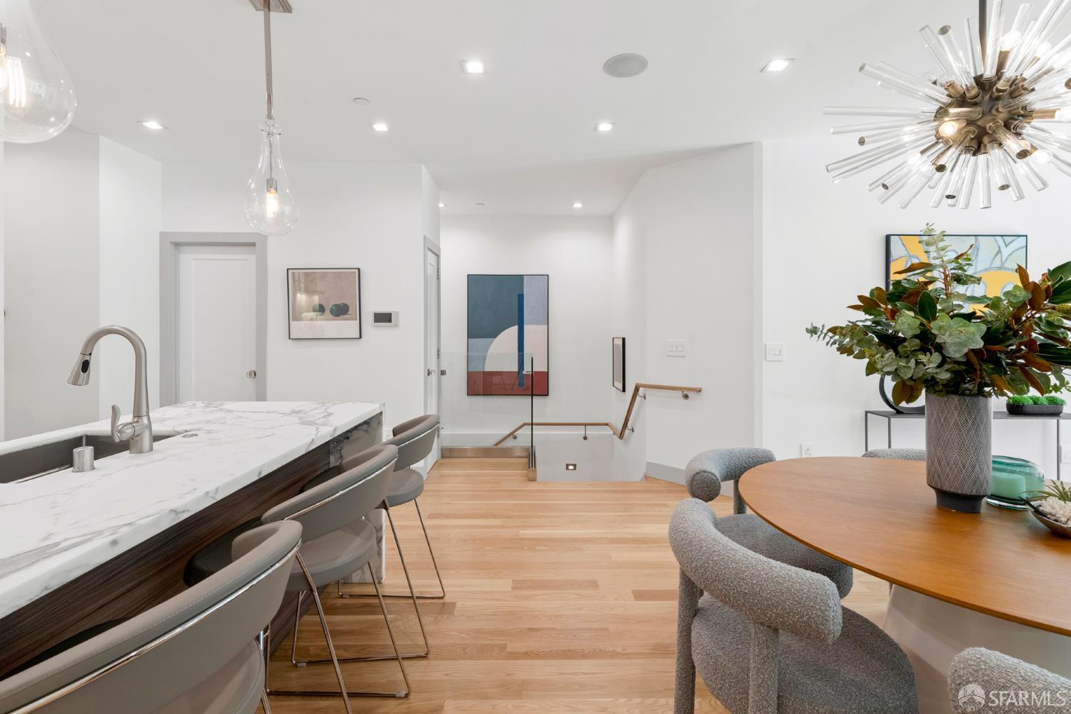 Detail Gallery Image 6 of 77 For 4660 18th St, San Francisco,  CA 94114 - 3 Beds | 3/1 Baths