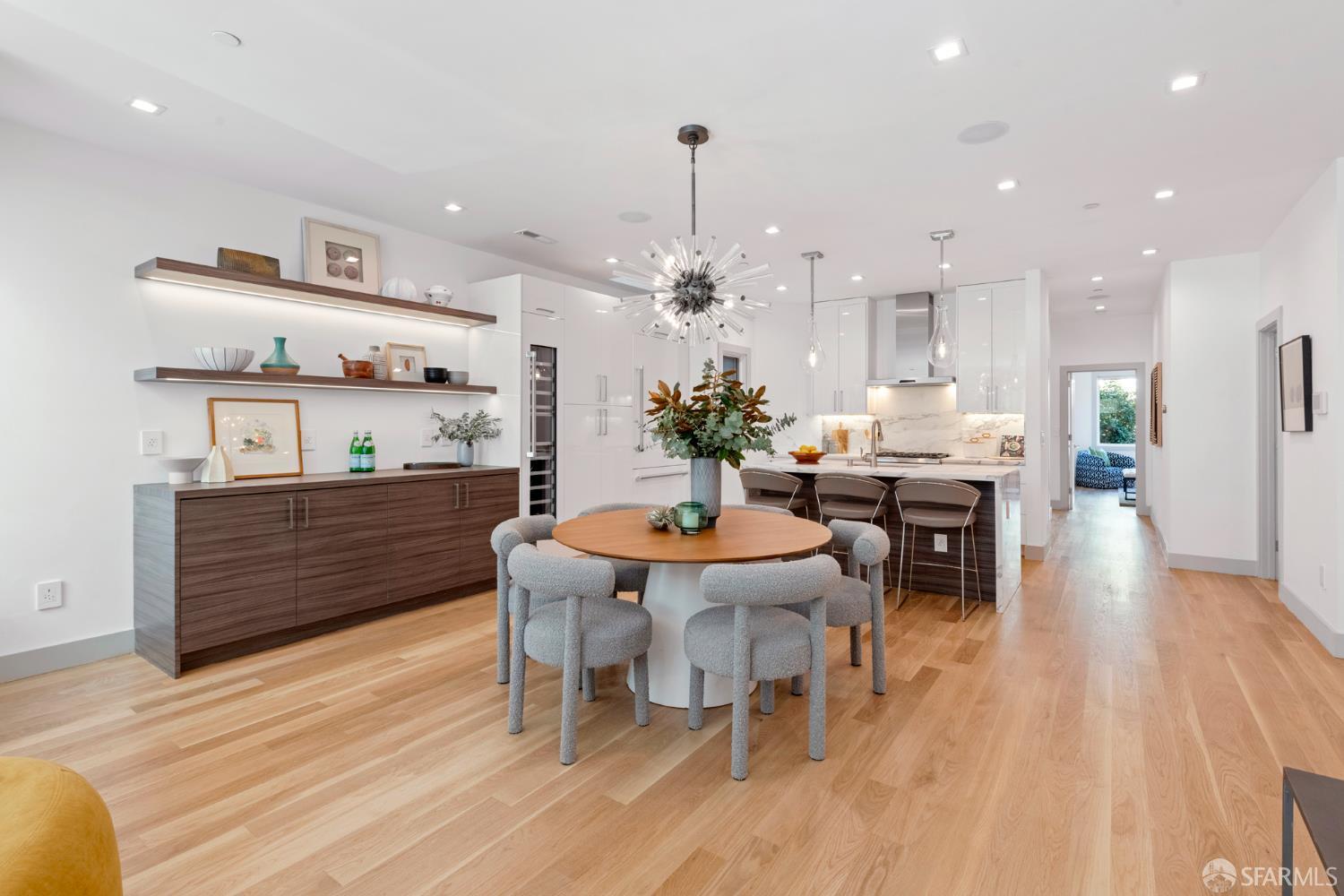 Detail Gallery Image 14 of 77 For 4660 18th St, San Francisco,  CA 94114 - 3 Beds | 3/1 Baths