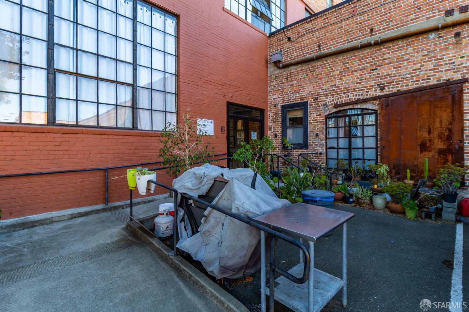 Detail Gallery Image 41 of 45 For 1018 4th Ave #118,  Oakland,  CA 94606 - 1 Beds | 1 Baths