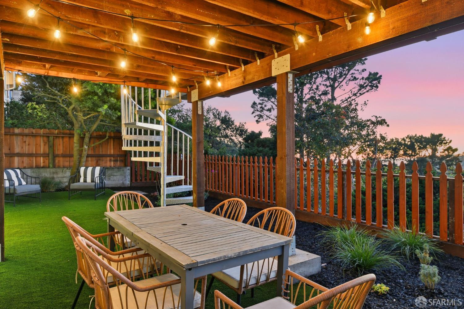 Detail Gallery Image 36 of 45 For 75 Knollview Way, San Francisco,  CA 94131 - 5 Beds | 3 Baths