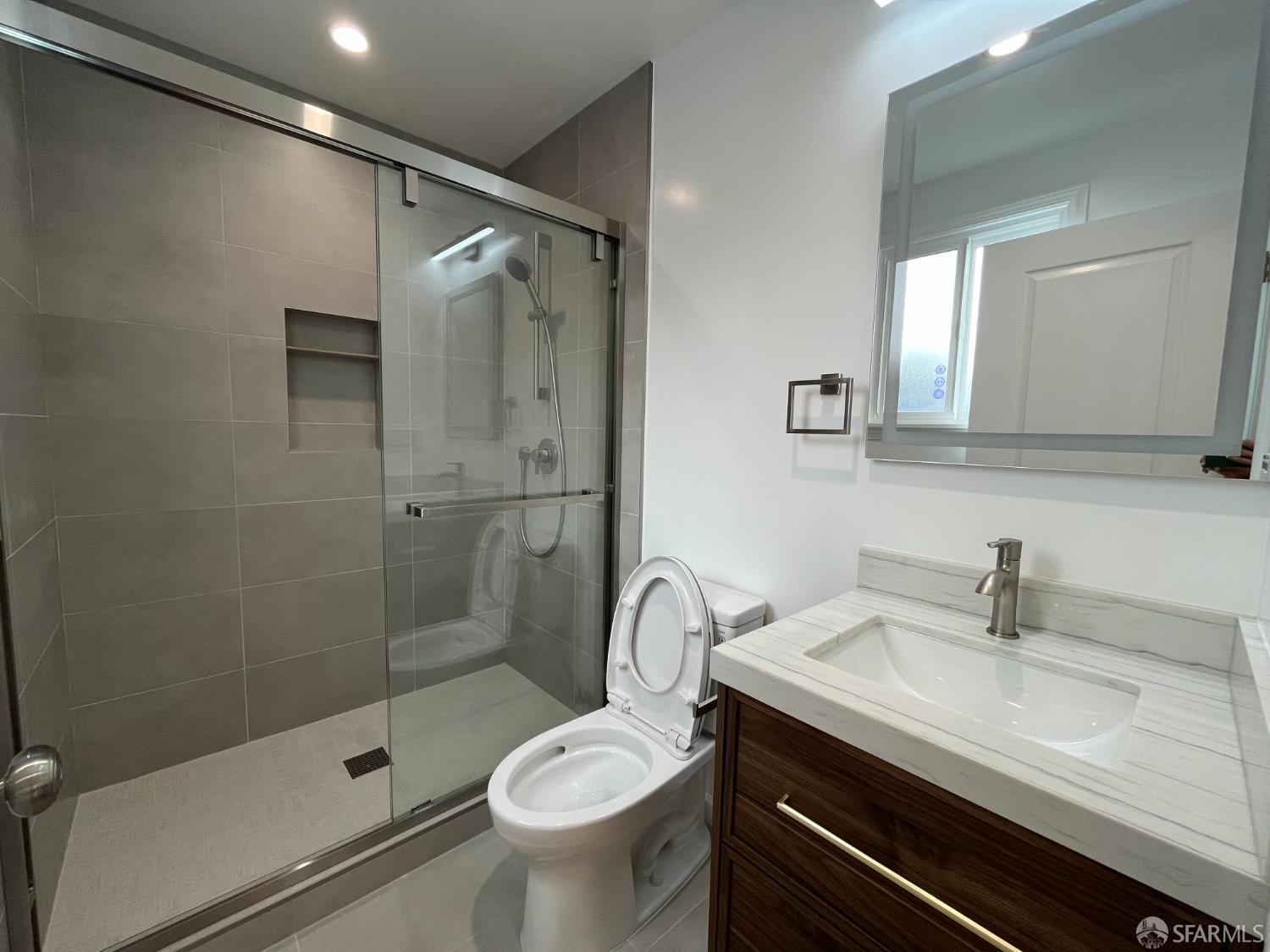 Detail Gallery Image 14 of 31 For 21 Panorama Dr, San Francisco,  CA 94131 - 5 Beds | 3 Baths