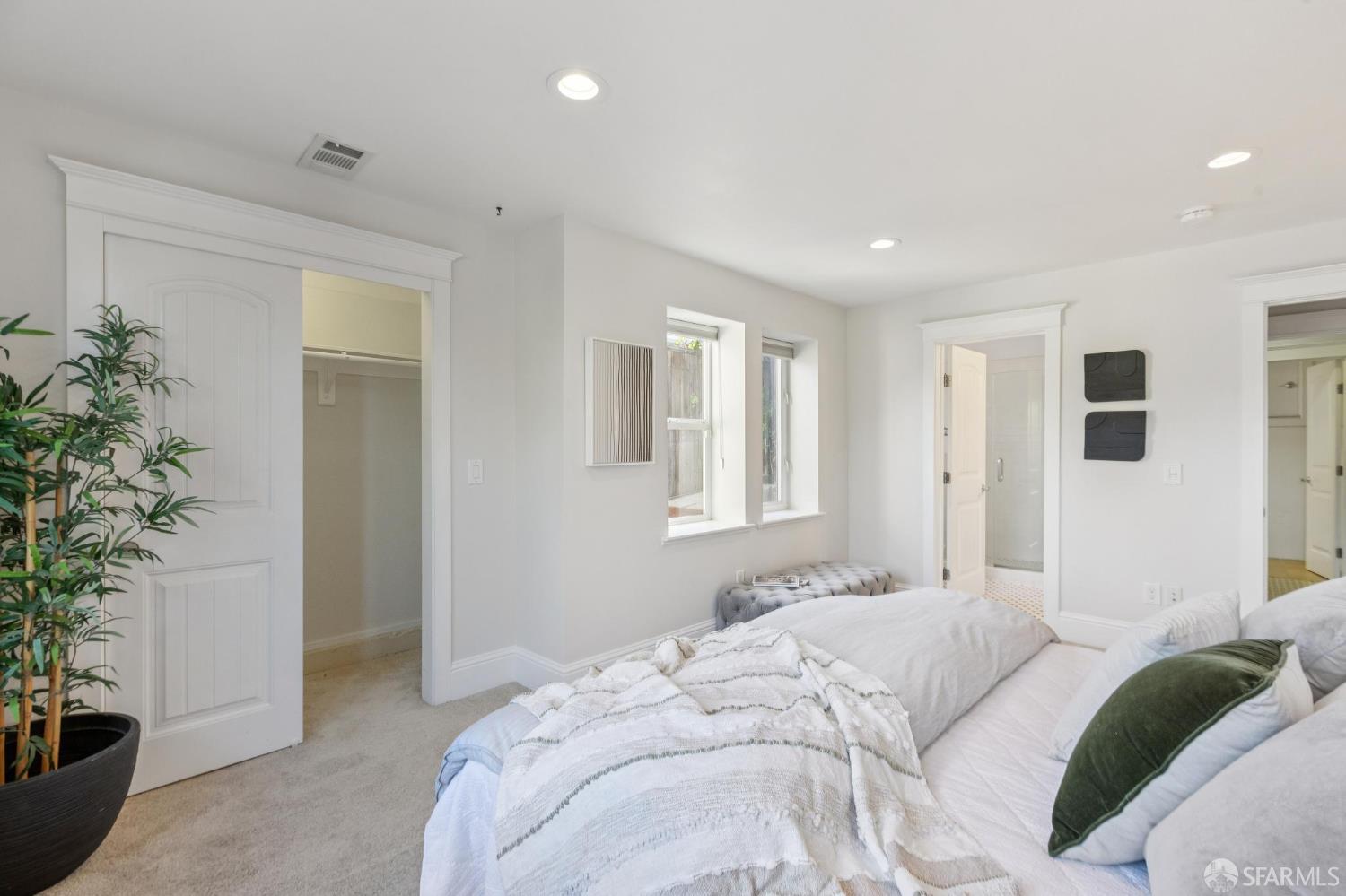 Detail Gallery Image 37 of 47 For 165 W Macarthur Blvd, Oakland,  CA 94611 - 3 Beds | 2/1 Baths
