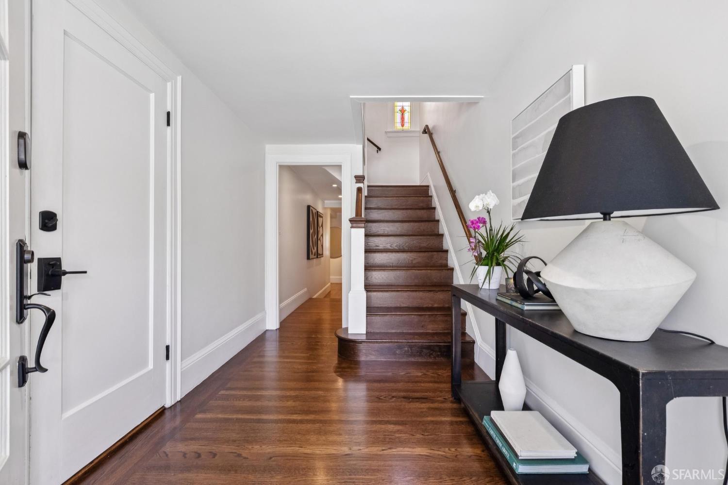 Detail Gallery Image 3 of 40 For 135 Avila St, San Francisco,  CA 94123 - 3 Beds | 2/1 Baths