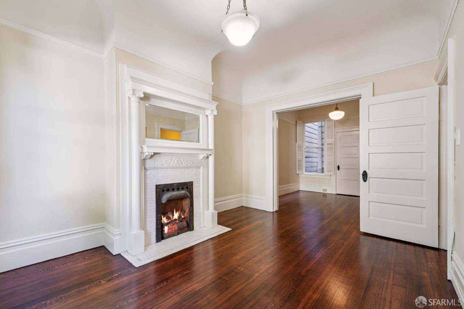 Photo #5: 425084992 Listing: Photo #5