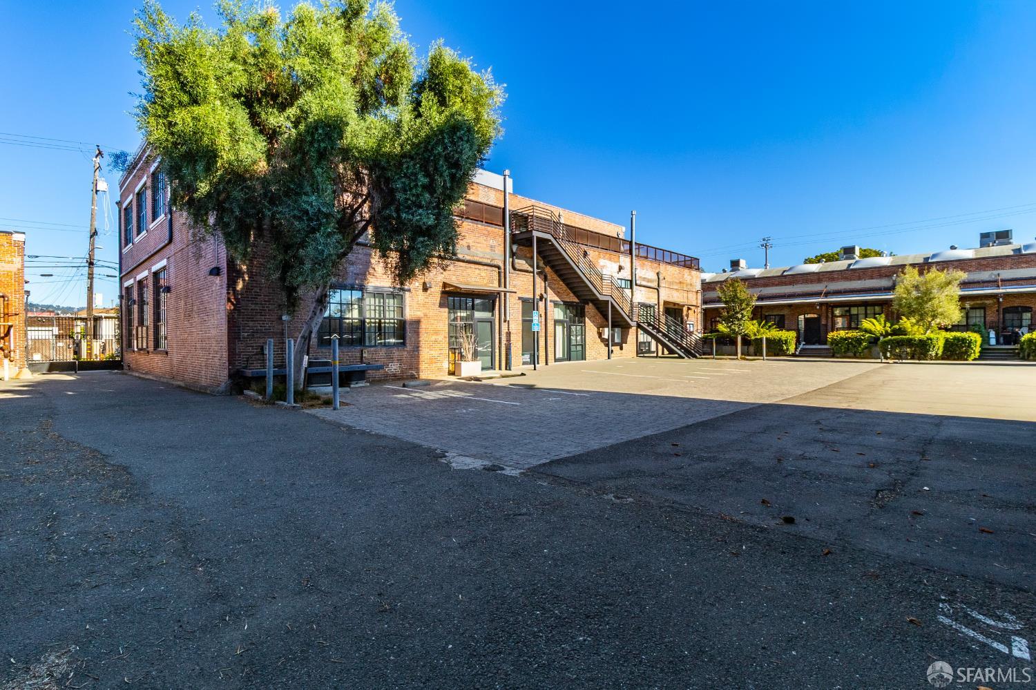 Detail Gallery Image 38 of 45 For 1018 4th Ave #118,  Oakland,  CA 94606 - 1 Beds | 1 Baths